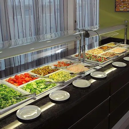 Euronapa Aparthotel 3*