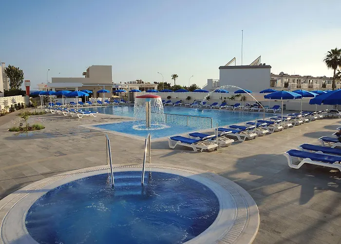 Euronapa Aparthotel 3*