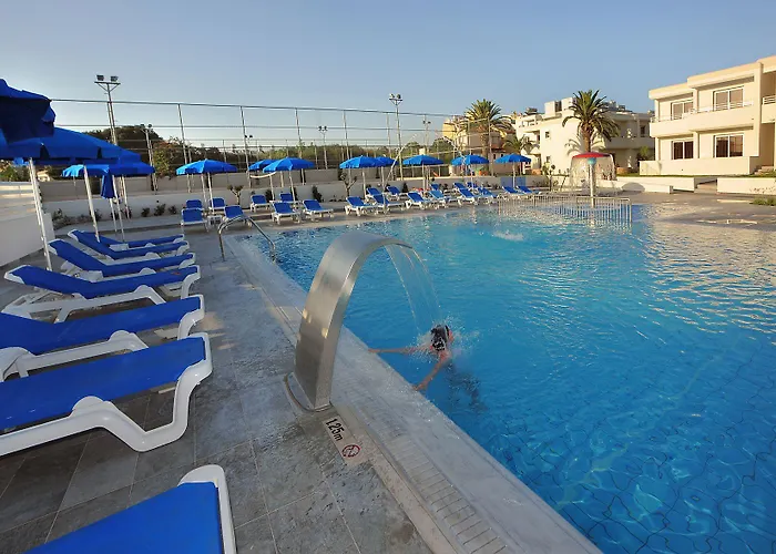 Euronapa Aparthotel 3*