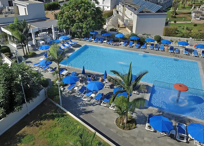 Aparthotel Euronapa 3*