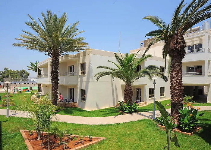 Euronapa Aparthotel 3*